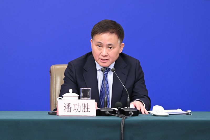 十四届全国人大三次会议经济主题记者会